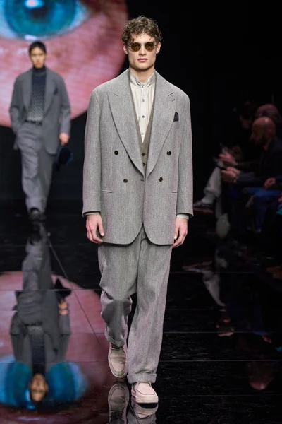 Look 17
